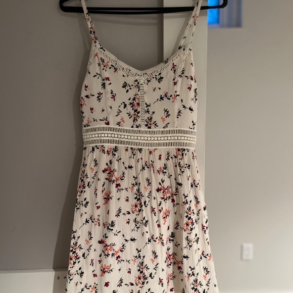 Summer dress - Picture 2 of 3